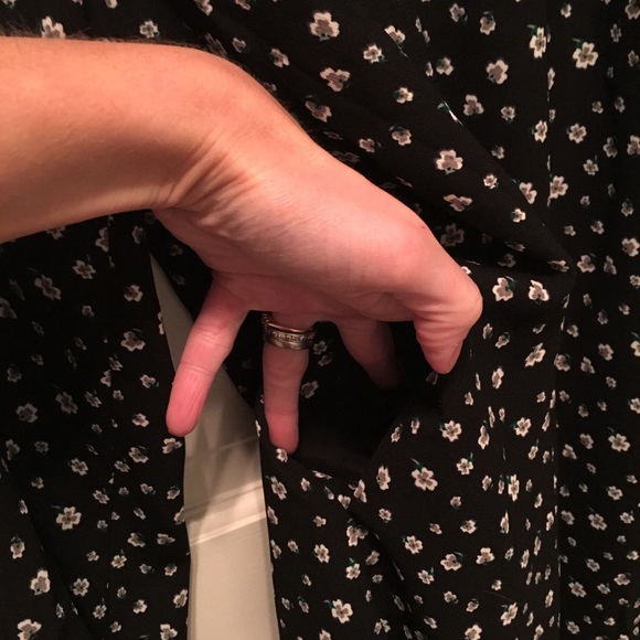 Floral NWT H&M tie sleeve dress - Picture 4 of 7